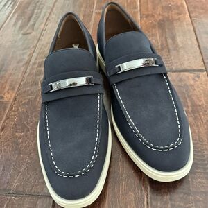 Men’s Guess Loafers Size 12 NWT